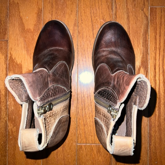 Roan dark leather ankle boots size 6.5 - Picture 3 of 3